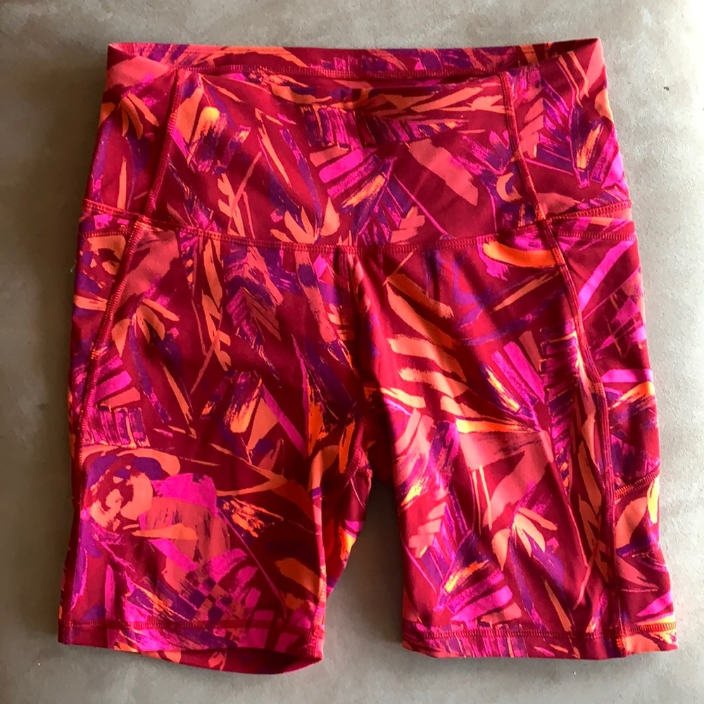 All In Motion floral design biker shorts with pockets - Picture 2 of 5